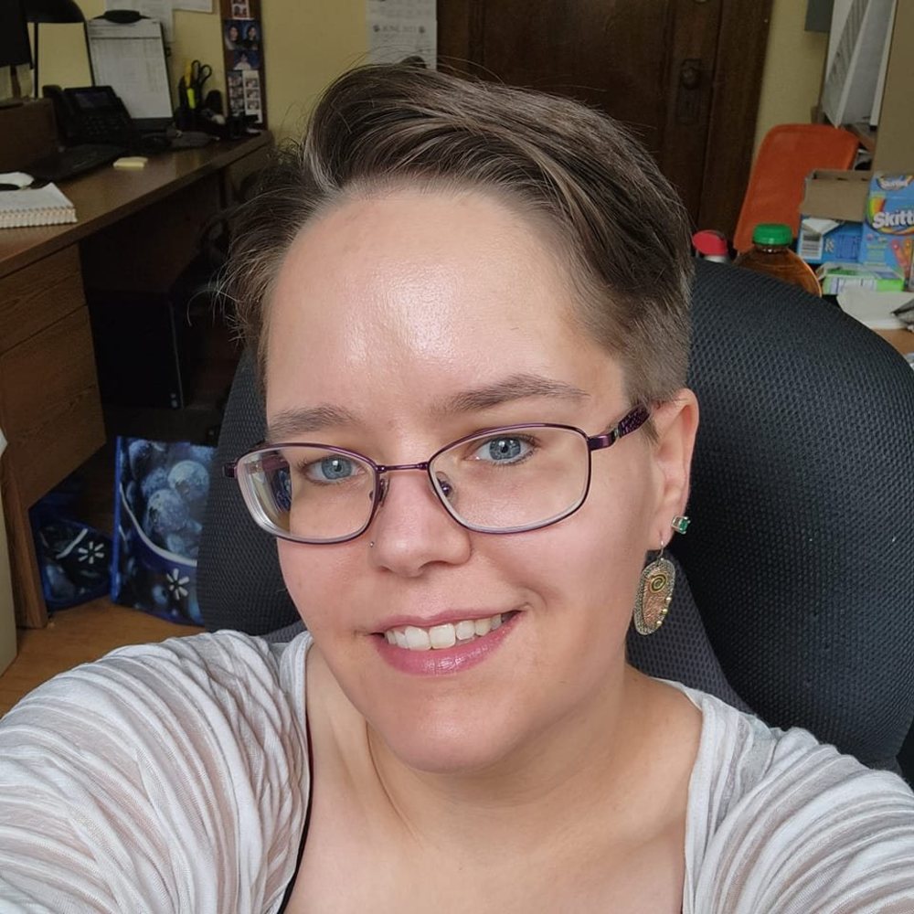 Meet your Posher, Stephanie
